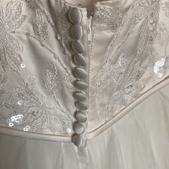 David’s Bridal Straples Wedding Dress,Embroidered Sequins Tulle Off White - Picture 6 of 6